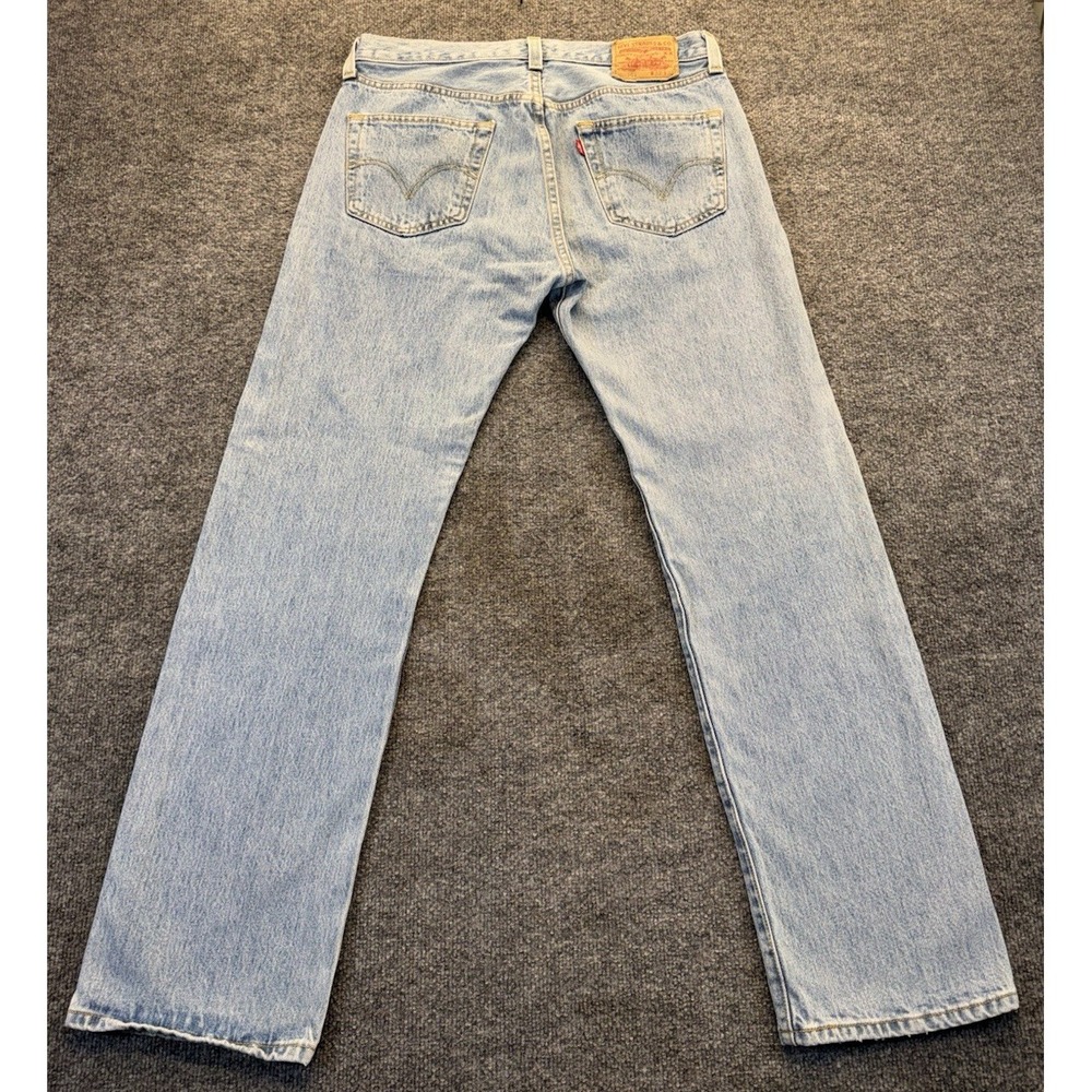 Levi's 501 Jeans Men's 33x32 Light Wash Button Fly Straight Leg 100% Cotton